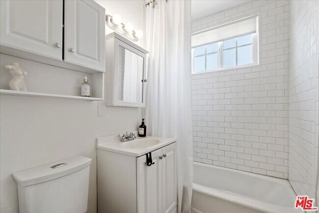 Building Photo - 17512 Bullock St