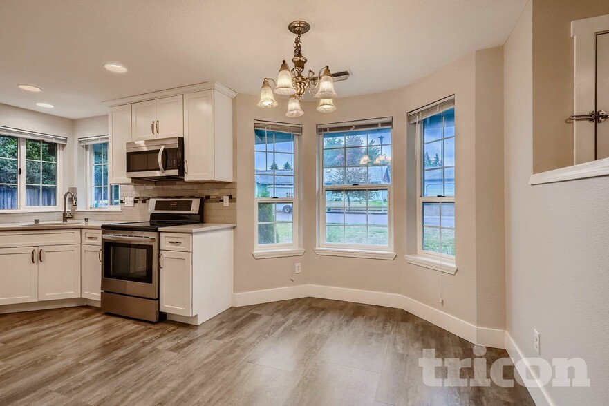 Building Photo - 13806 NE 47th St