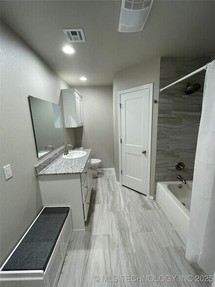 Building Photo - 8905 E 92nd Ct