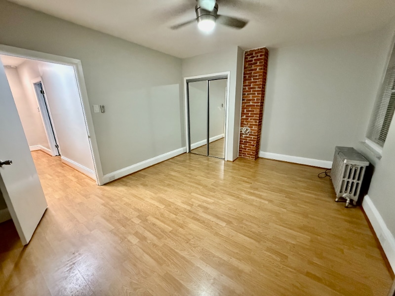 Building Photo - 2628 E Somerset St