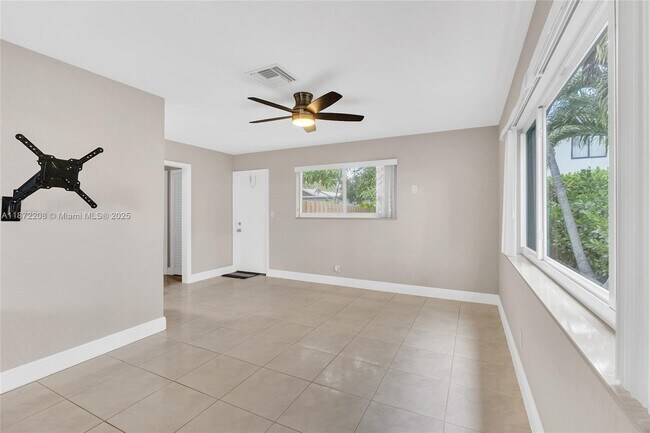 Building Photo - 1015 W Las Olas Blvd