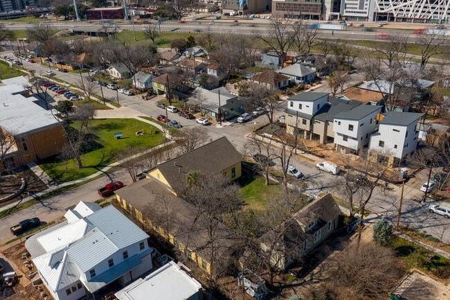 Building Photo - 81 San Marcos St