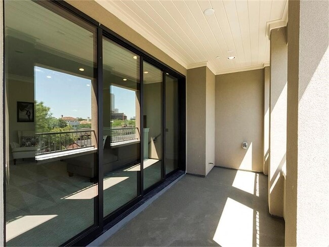 Building Photo - 1208 Bartlett St