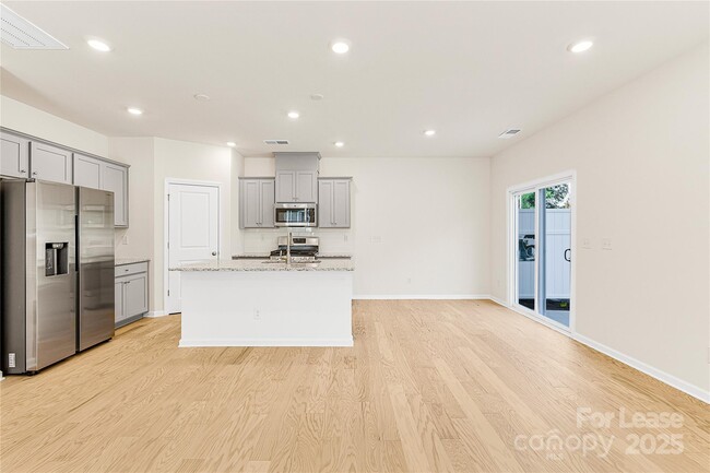 Building Photo - 2871 Yeager Dr NW