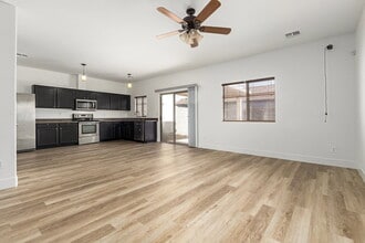 Building Photo - 7007 W Mercer Ln