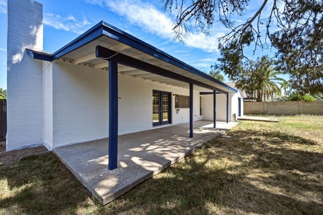 Building Photo - 5229 E Winchcomb Dr