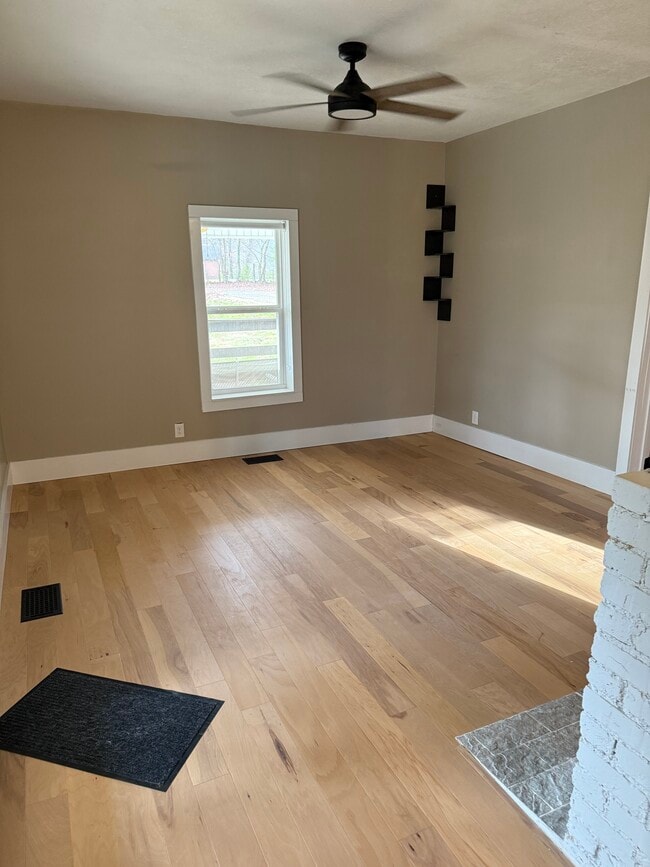 Building Photo - 1109