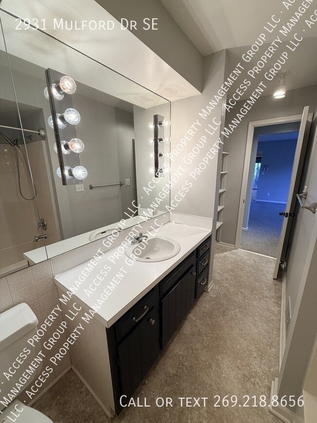 Building Photo - 2931 Mulford Dr SE