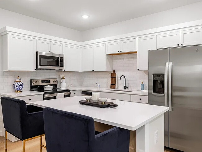 Building Photo - 126 Parris Bridge Rd