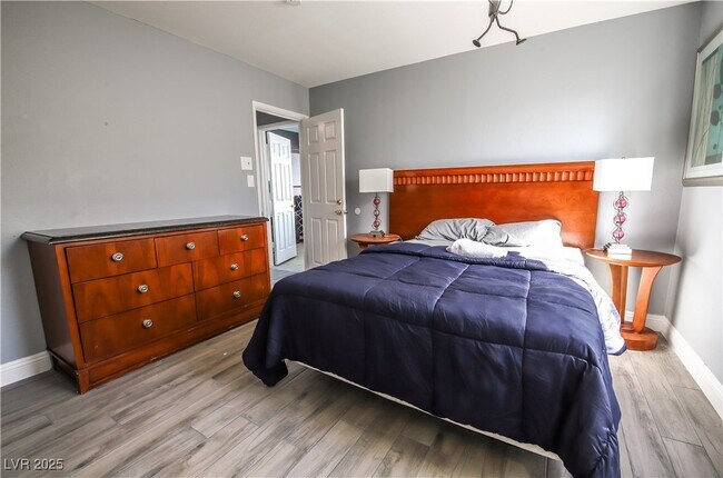 Building Photo - 5086 Cartaro Dr