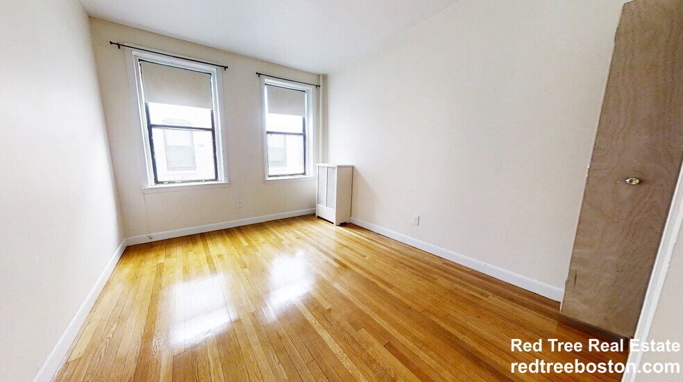 Building Photo - 1131 Commonwealth Ave