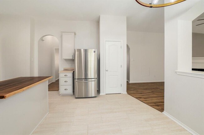 Building Photo - 108 Windmill Cir