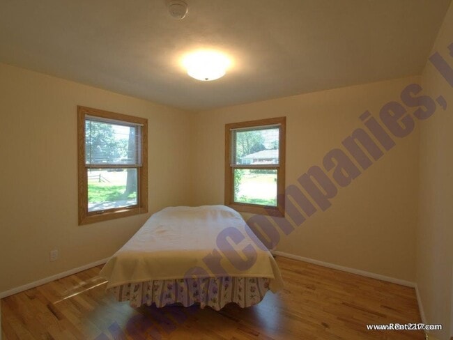 Building Photo - Available June 1st 2026!