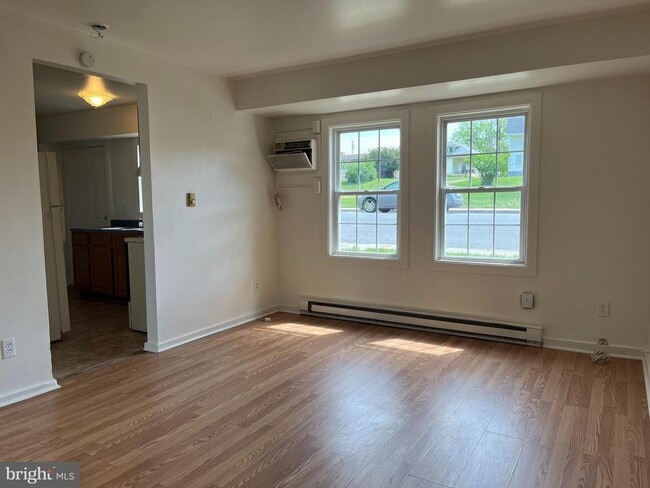 Building Photo - 414 N High St