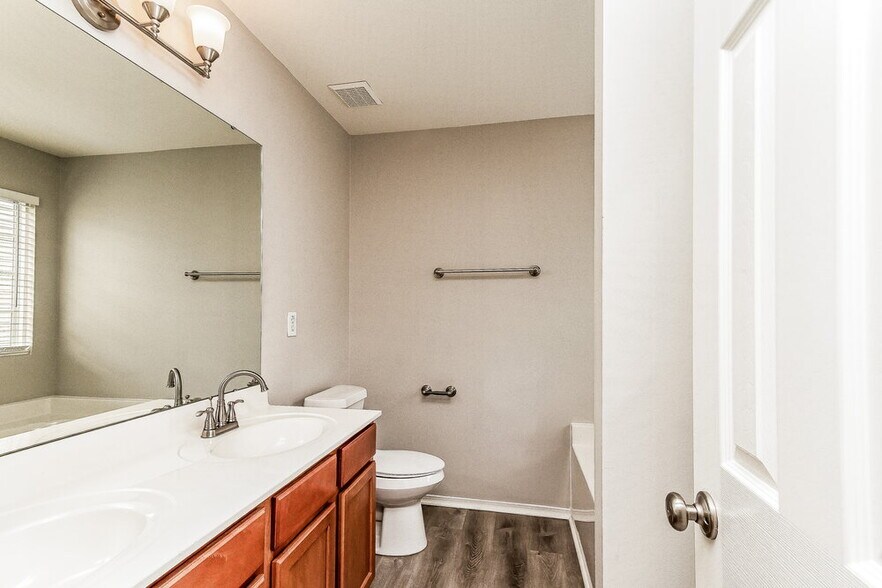 Building Photo - 5457 Thunderidge Drive
