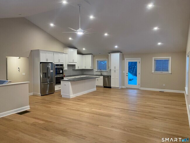 Building Photo - 919 Strongtown Rd