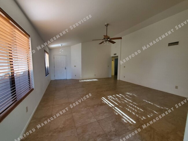 Building Photo - 3 BEDROOM ON CULDESAC IN CHANDLER