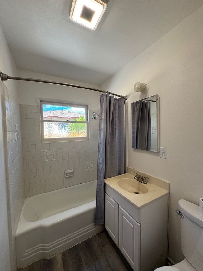 Building Photo - Duplex for rent in Ventura