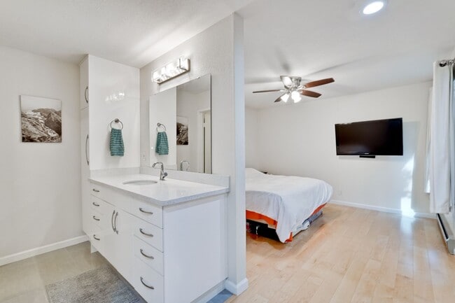 Building Photo - 505 Cypress Point Dr