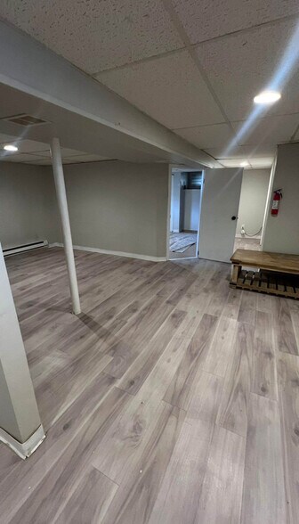 Building Photo - 322 S Clinton St