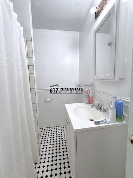 Building Photo - 56 Egmont St