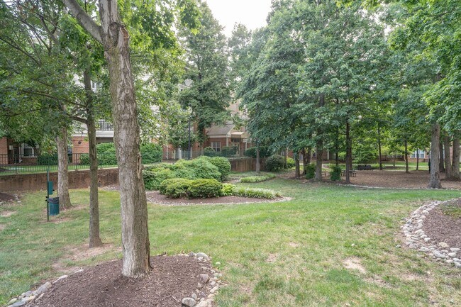 Building Photo - 1 BR 1 BA Condo in Reston