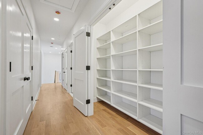 Building Photo - 400 Phillips Hill Rd