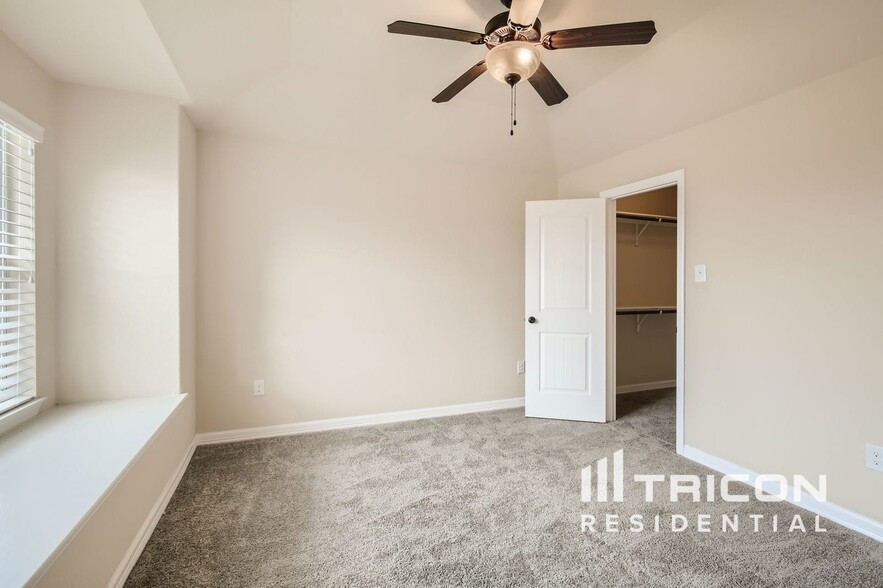 Building Photo - 3910 Bogie Way