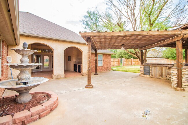 Building Photo - 5402 158th St