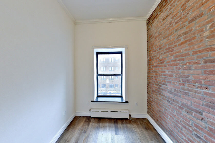 Building Photo - 420 W 51s Street (9th & 10th Ave), #5