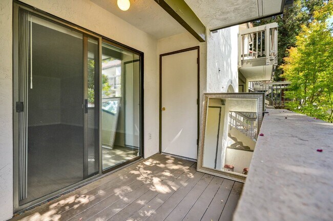 Building Photo - 614 San Conrado Terrace