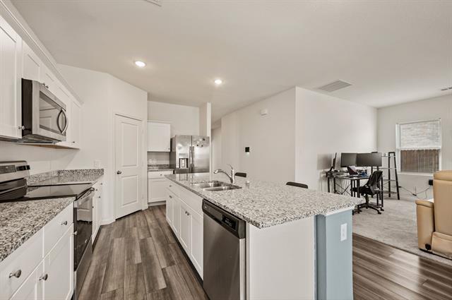 Building Photo - 4724 Swan Nck Dr