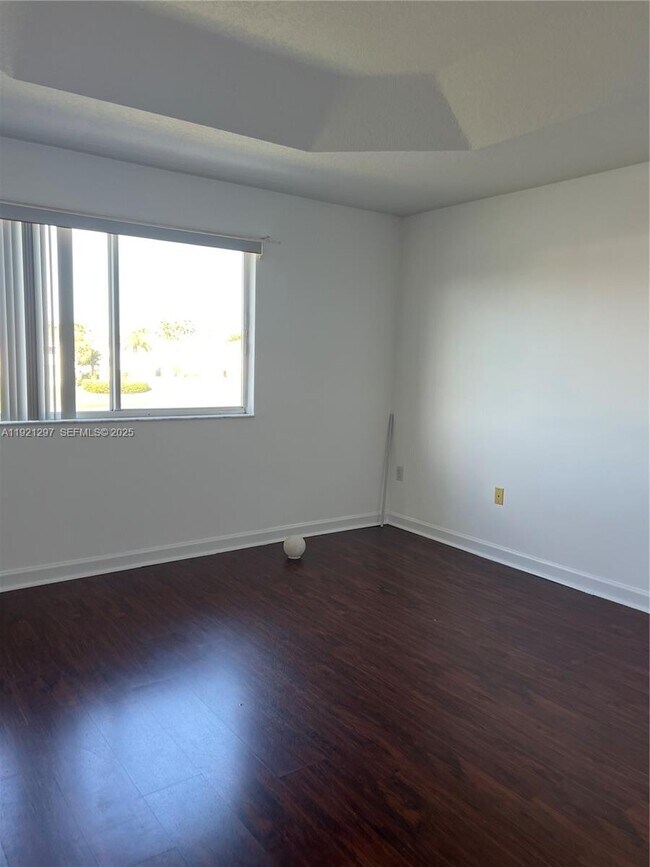 Building Photo - 11541 NW 68th Terrace