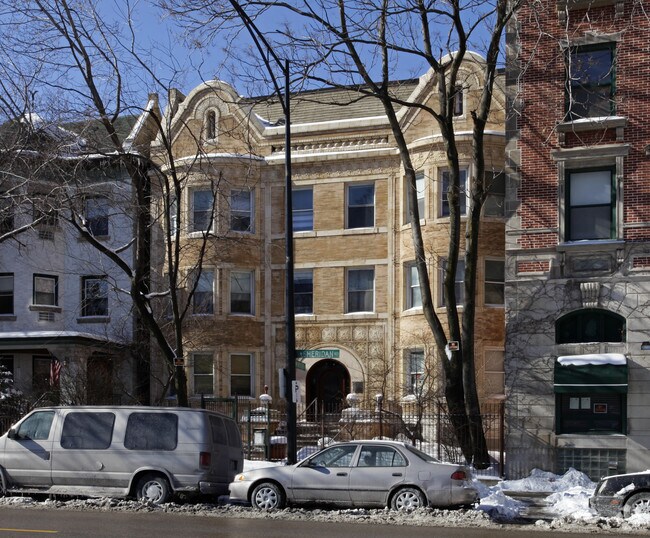 Building Photo - 4520 N Sheridan Rd