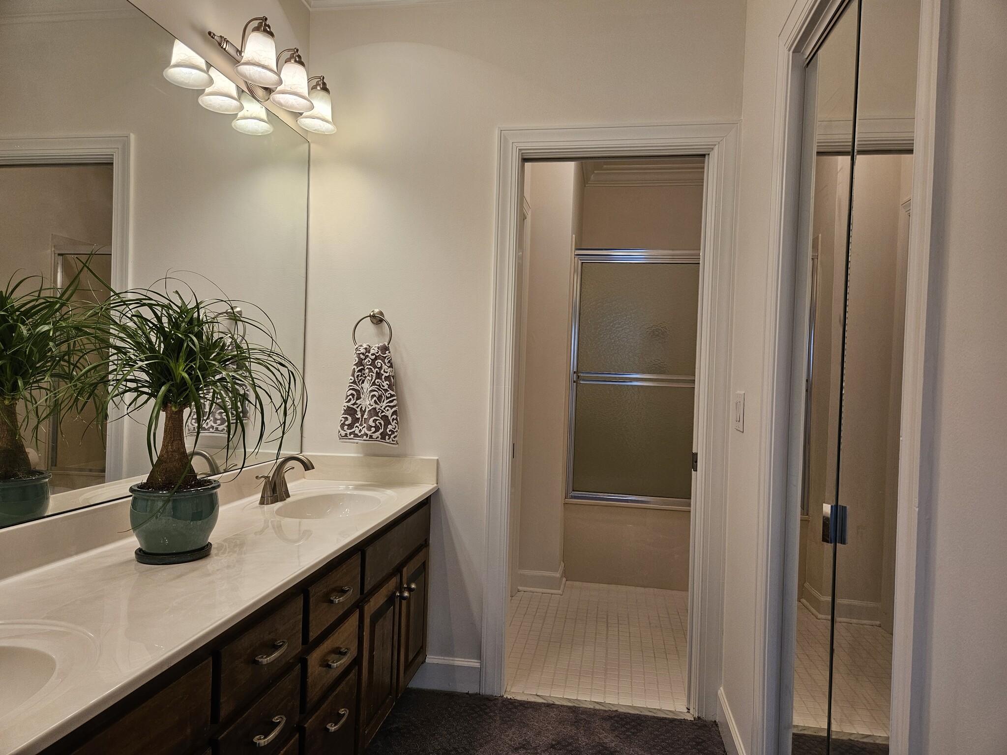 Building Photo - 2013 Clearfield Ln