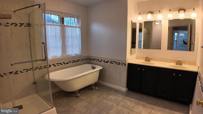 Building Photo - 12405 Milestone Manor Ln