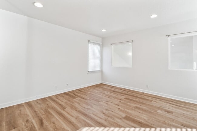 Building Photo - Spacious 3-Bedroom Daly City Home – Prime ...