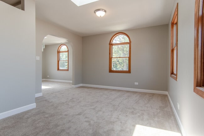 Building Photo - 301 Bohland Ave