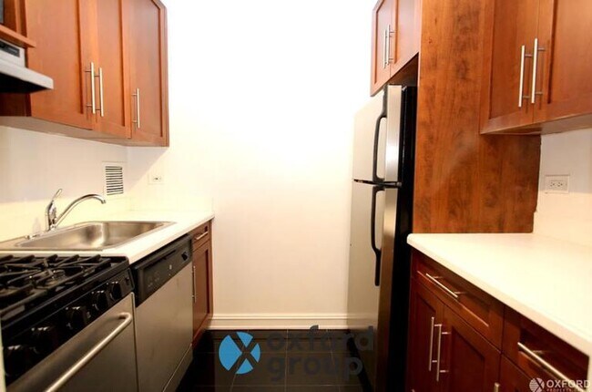 Building Photo - 2 bedroom in New York NY 10011