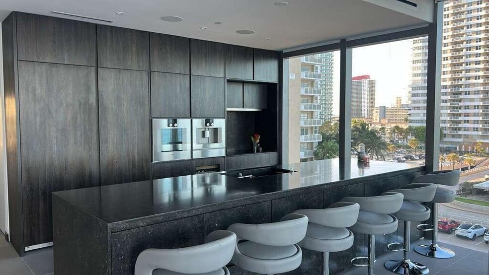 Building Photo - 2000 S Ocean Dr