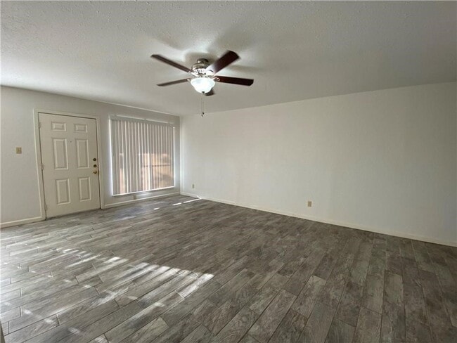 Building Photo - 14801 Compass St