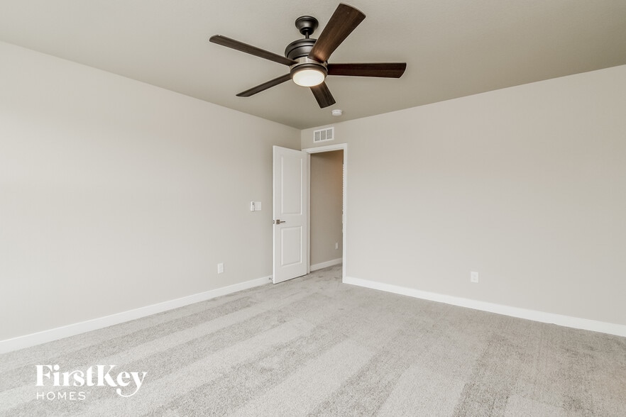 Building Photo - 11131 Murrelet Dr