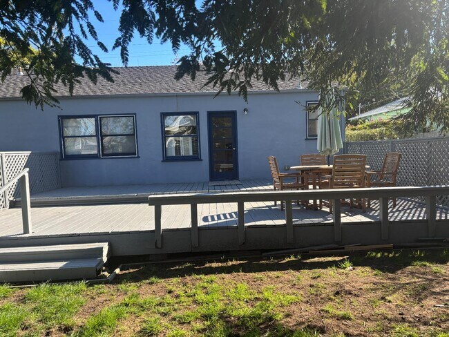 Building Photo - 139 D St