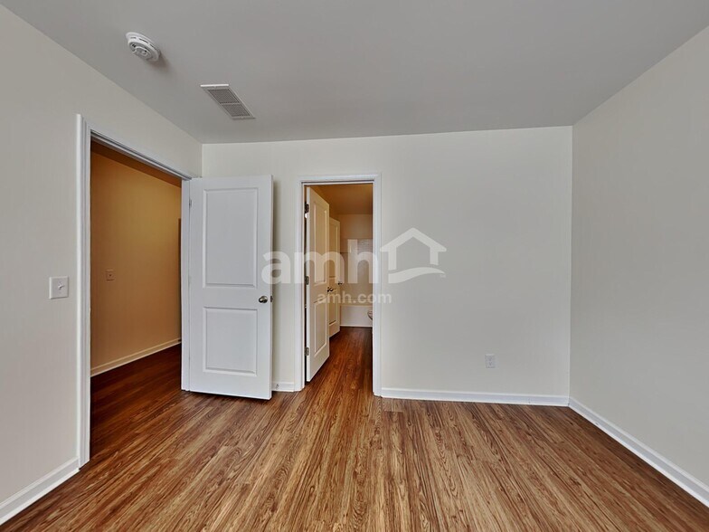Building Photo - 118 Orion Way