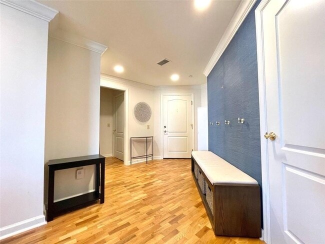 Building Photo - 195 14th St NE