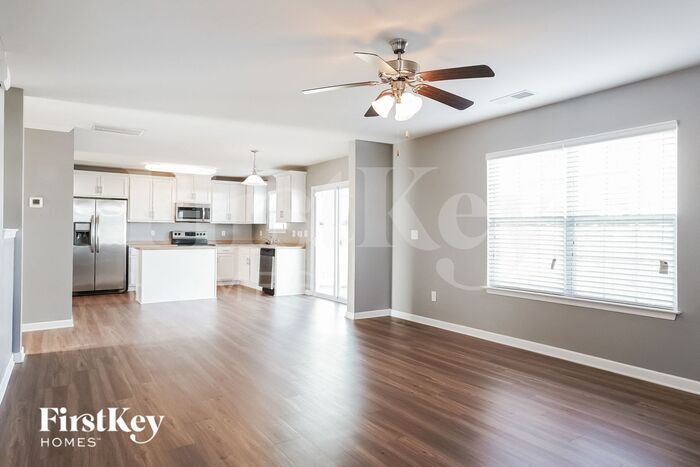 Building Photo - 1400 Glenwater Dr