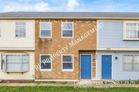 Building Photo - Spacious 2 bedroom 1.5 bathroom townhome n...