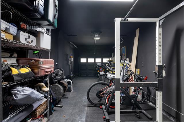 Building Photo - 2222 Moser Ave