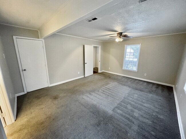 Building Photo - 2664 Richwood St