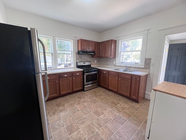 Building Photo - Spacious Four Bedroom Home Full of Character!